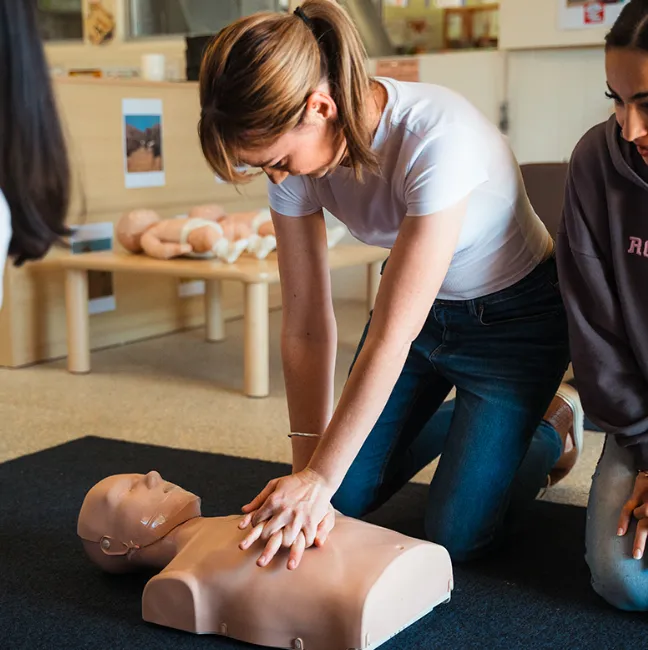 How Express CPR Courses Fit Into Busy Professional Schedules