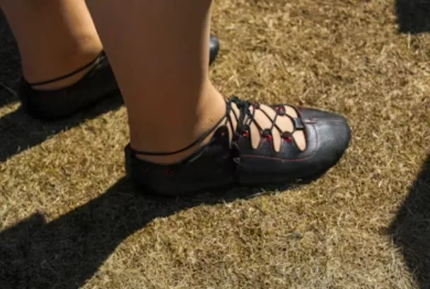 How to Choose the Right Curling Shoes for Your Game 
